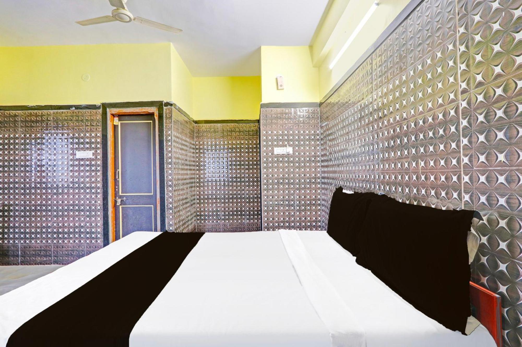 Hotel O Pankaj Hotel & Lodge Gangapur  Buitenkant foto